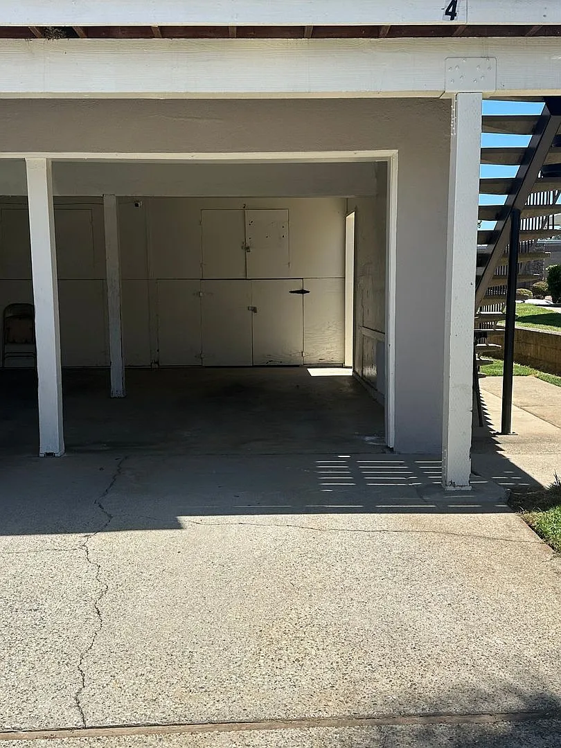 Charming 2BR Condo in Auburn — Photo 3