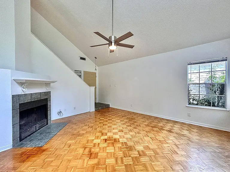 806 Minturn Ln — Photo 7
