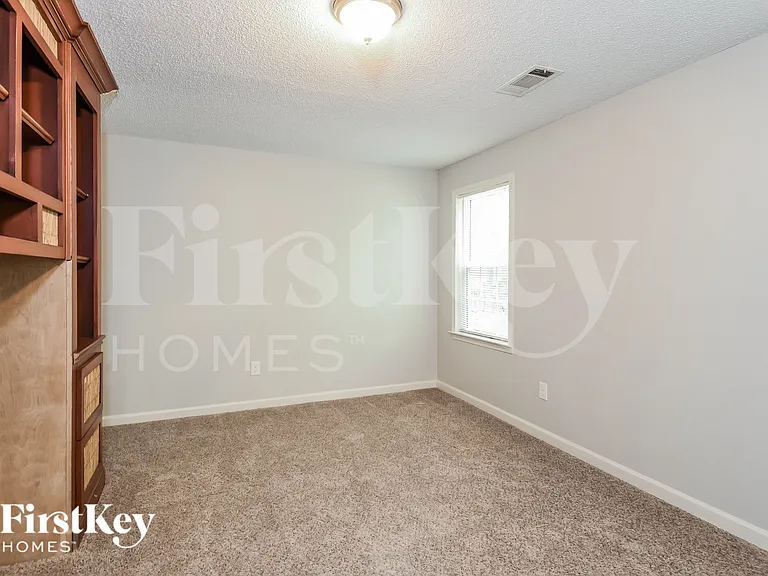 38 Michael Ct — Photo 12