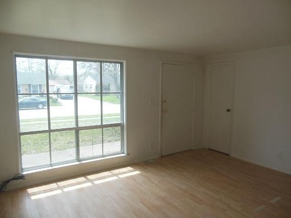 4th image of 5926 W 41st Pl