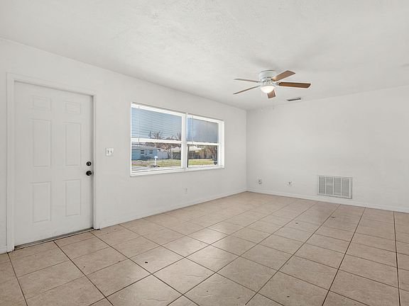 4th image of 480 Falmouth Ave