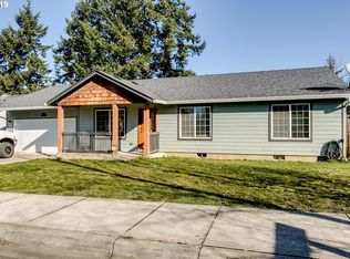 990 Arthur Ave, Cottage Grove, OR 97424