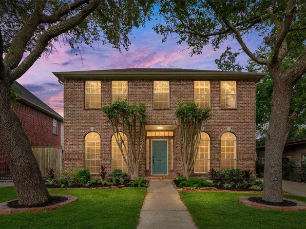 4312 Holt St, Bellaire, TX 77401