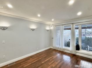 83 Hammond Rd #1, Mississauga, ON L5M 2A3