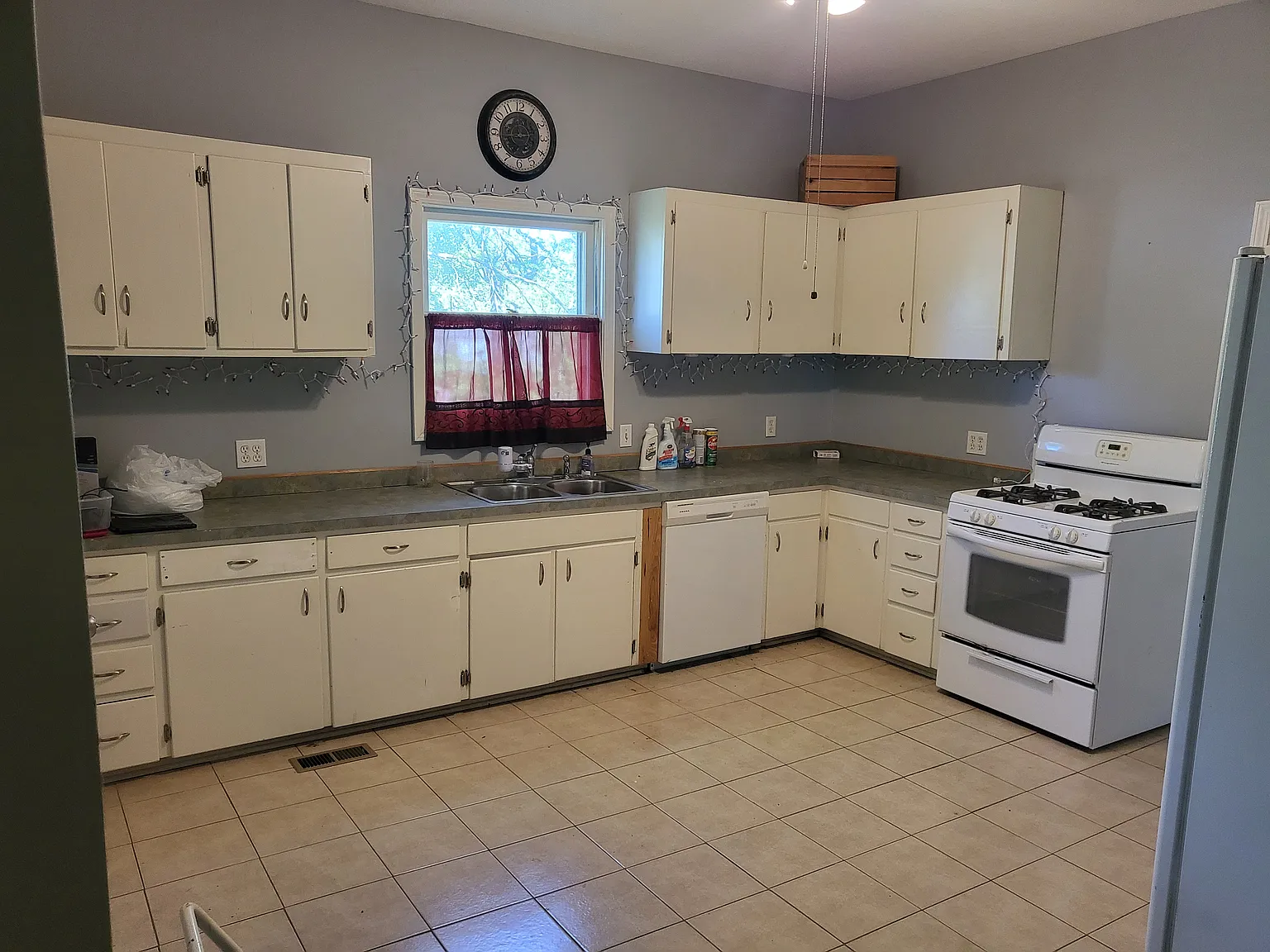 1 bed, 1300 sqft, $750 — Photo 2