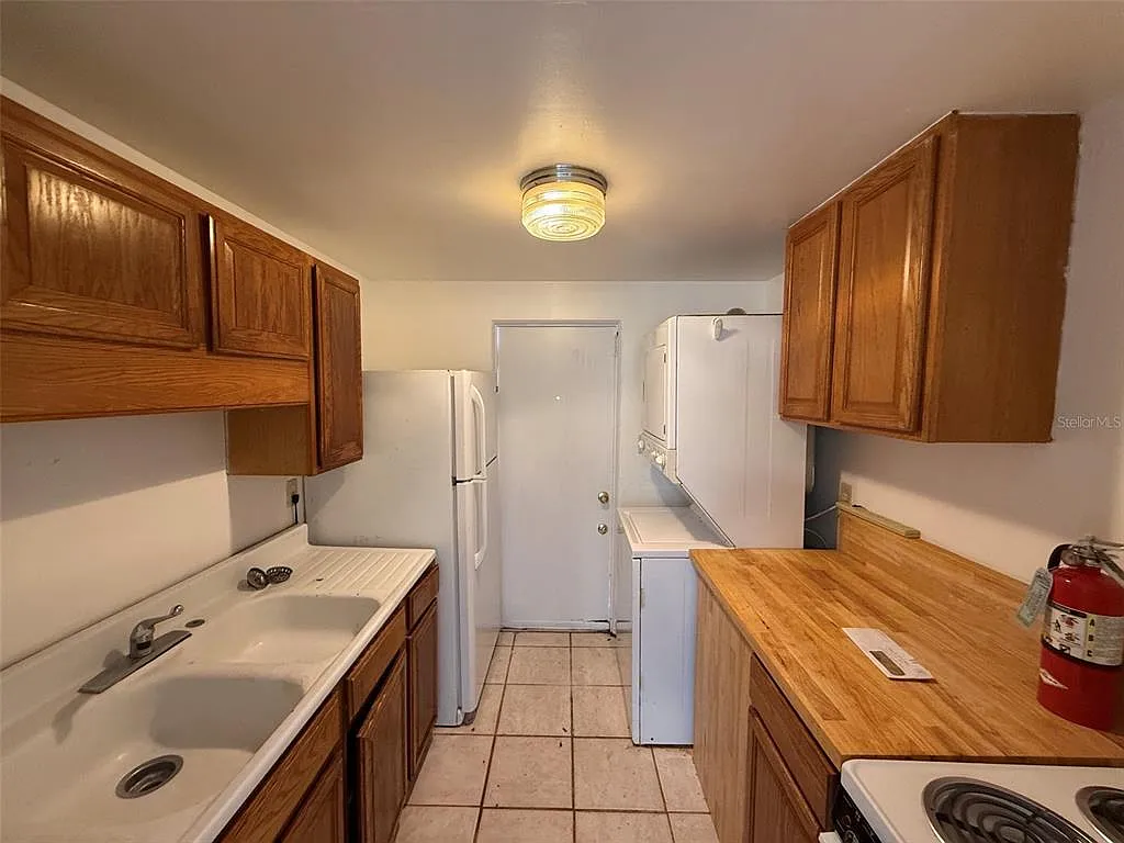 2 bed, 1.0 bath, 672 sqft, $1,200 — Photo 3