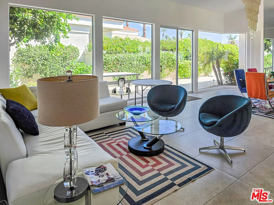 3 bed, 4.5 bath, 2871 sqft, $8,500 — Photo 3