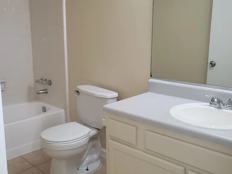 305 River Oak Dr — Photo 8
