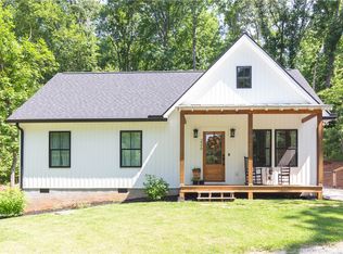 226 Edgewood Dr #B, Seneca, SC 29678