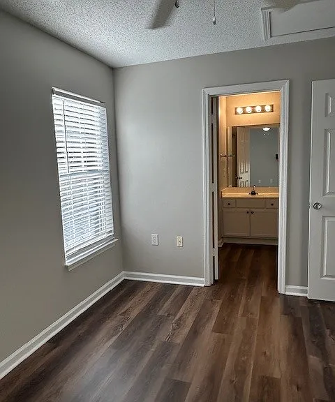 1960 Crest Hollow Dr #204 — Photo 9