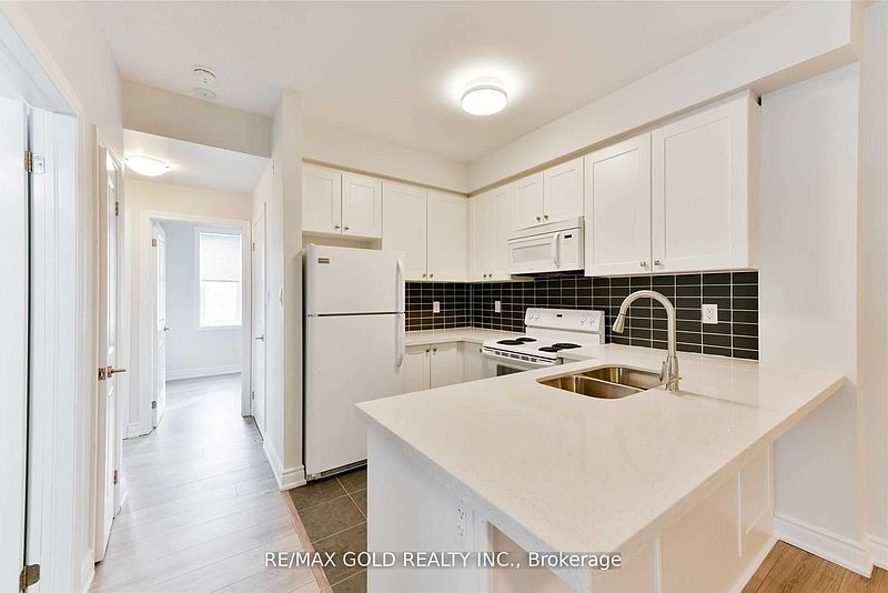 Oakville Townhouse for rent - 2 Bedrooms — photo 14