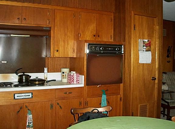3rd image of 4207 Bradley Cir