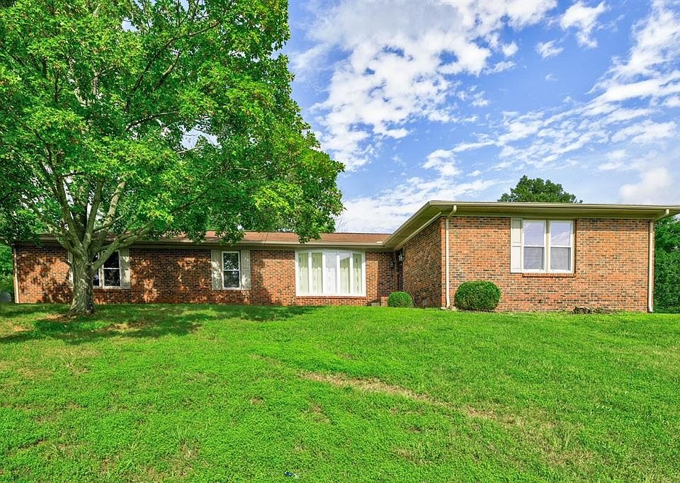 1st image of 165 Peartree Ln