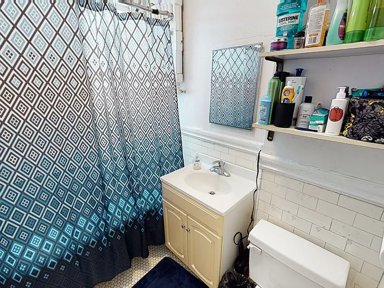 15 Glenville Ave #15 — Photo 7