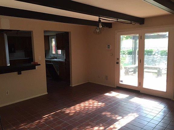 3rd image of 204 Waterford Dr