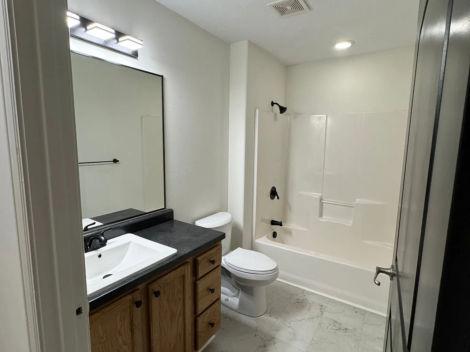 Newly Renovated 3BR/2BA Duplex | 2-Car Garage | Minutes from I-65 & Shopping — Photo 4