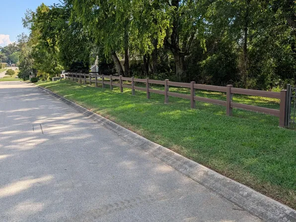 617 Davis Acres Dr, Maryville, TN 37804