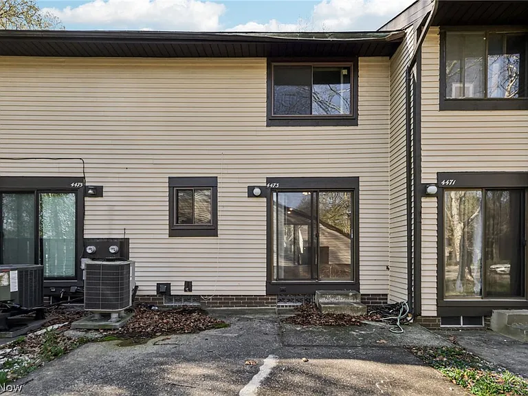 4473 Habersham Ln S — Photo 37