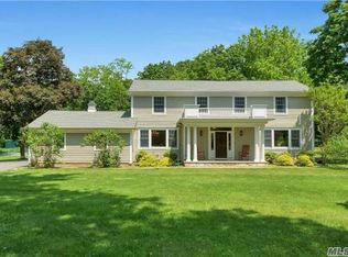 150 Circle Rd, Syosset, NY 11791