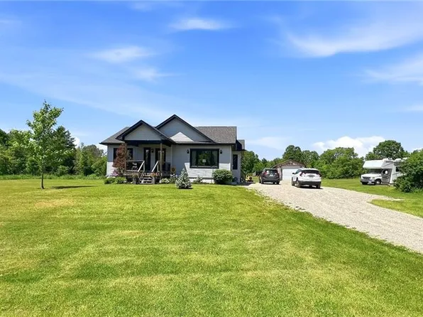 318 Norris Rd, Tay Valley, ON K7H 3C6