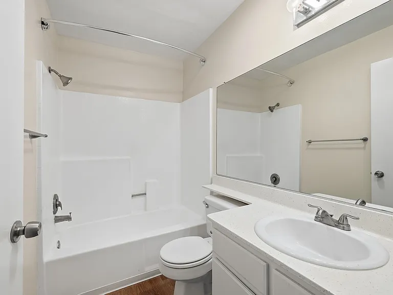 908 S Shenandoah St #103 — Photo 25