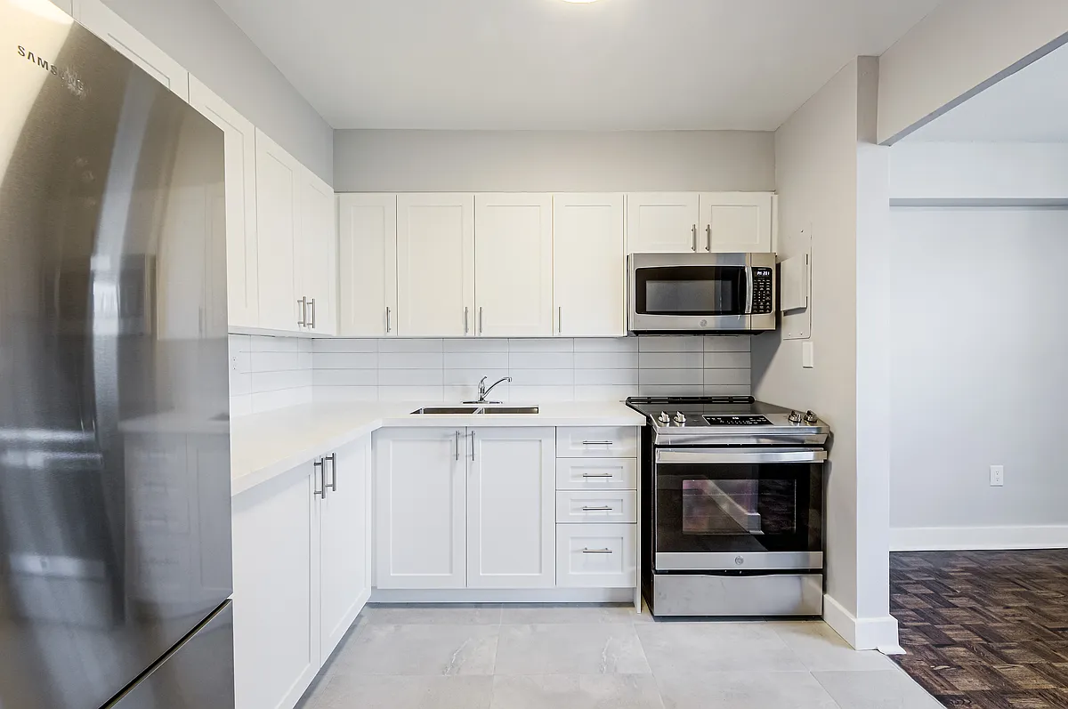 70 Park Street East — Photo 1
