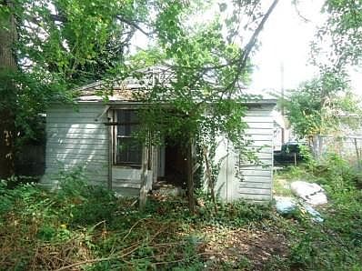2nd image of 26 Woodrow Ter