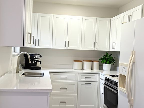 4th image of 4736 Harper Dr