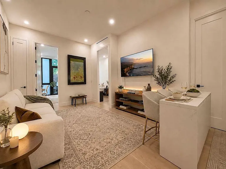 155 Smith St #1F — Photo 3