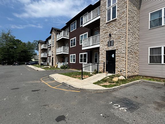 3rd image of 15 Bethune Blvd Unit 101