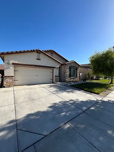 2487 N Mountainside Dr Photo 1