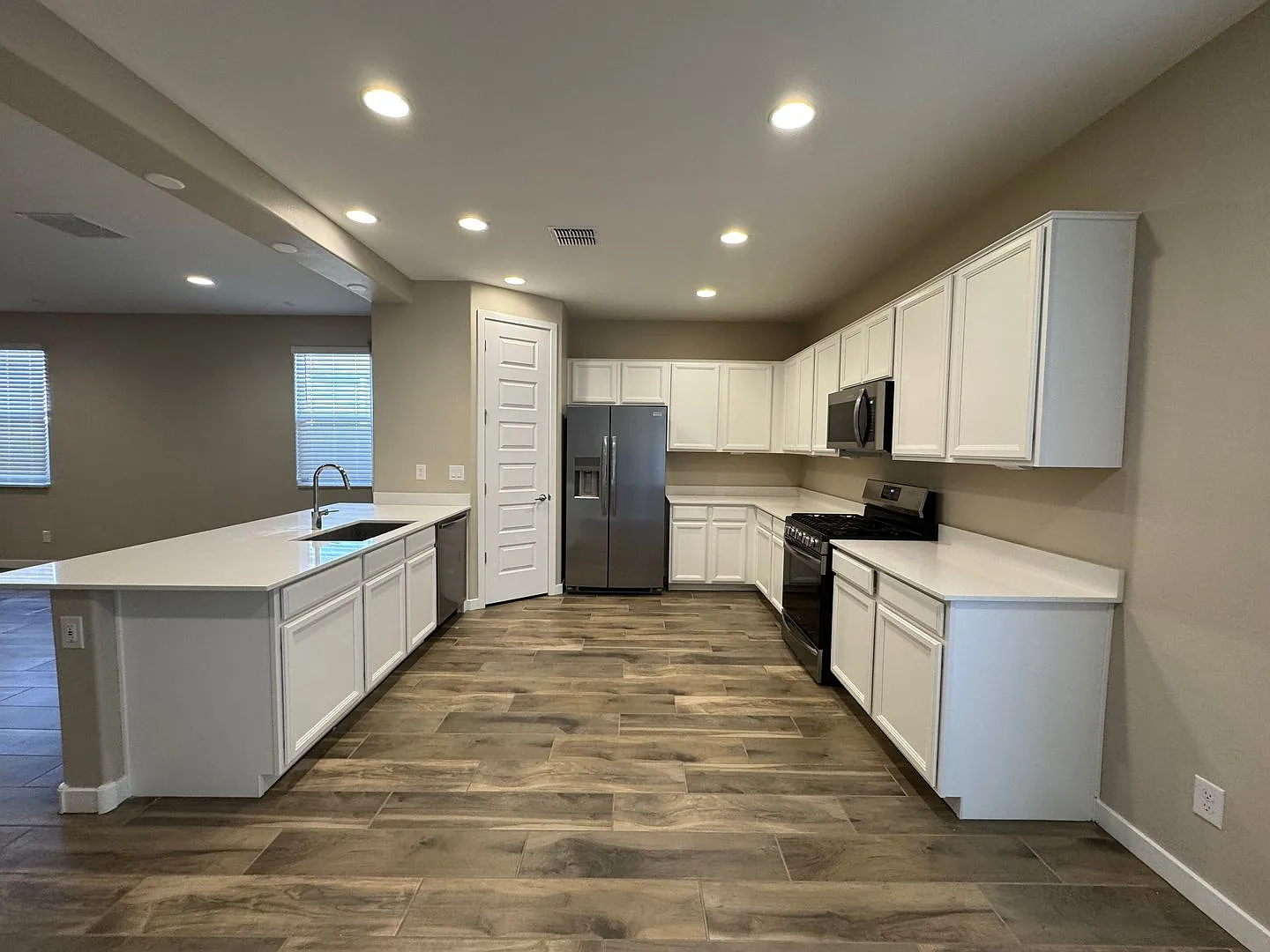 2048 W Sienna Bouquet Pl — Photo 3
