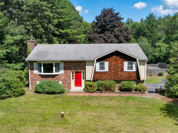 27 Hillside Dr, Sturbridge, MA 01566