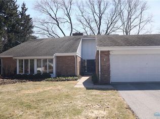 29605 Gleneagles Rd, Perrysburg, OH 43551