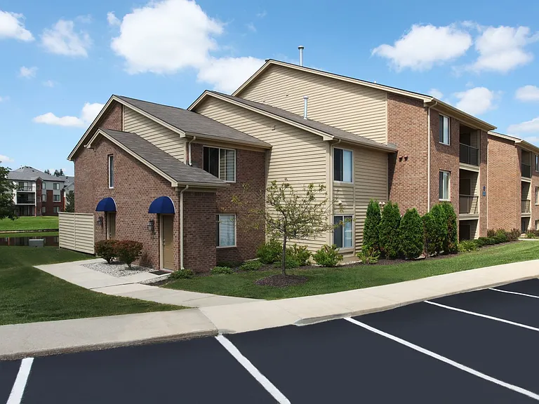 Boulevard Apartments — Photo 31