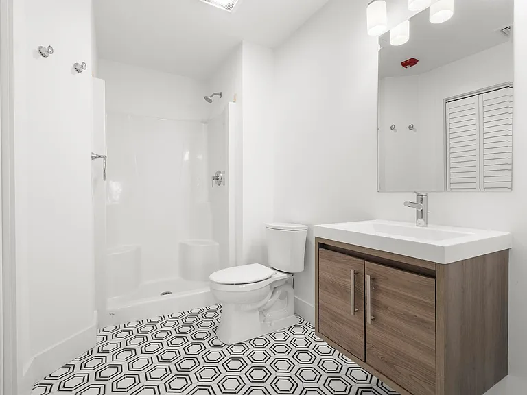 245 E Main St #1 — Photo 38