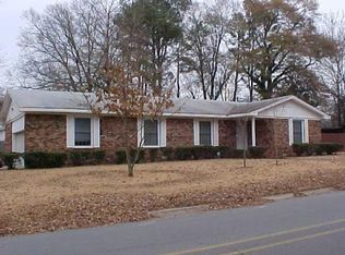 712 Spring Rd, Searcy, AR 72143