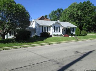 1225 W 3rd St, Dubuque, IA 52001