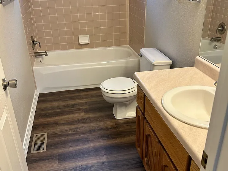 3000B Municipal Dr #B — Photo 11