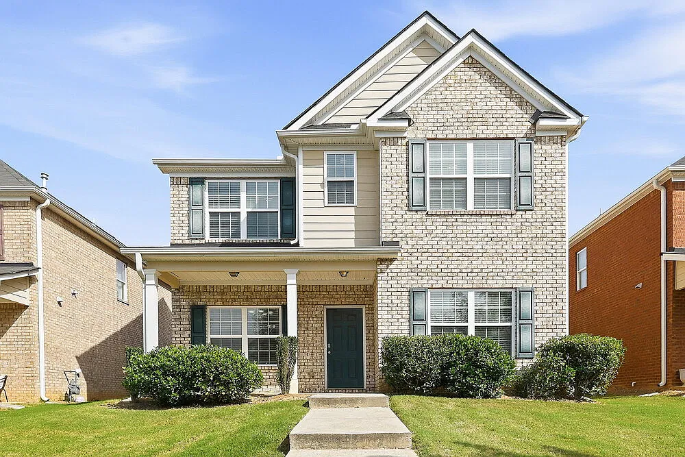 5 bed, 3.0 bath, 2400 sqft, $2,590 — Photo 1