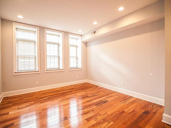 4th image of 615 S 6th St APT 204