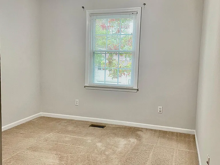 325 Catlin Rd — Photo 8