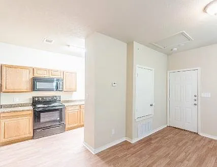 Pet Friendly 2-bedroom, 1-bathroom