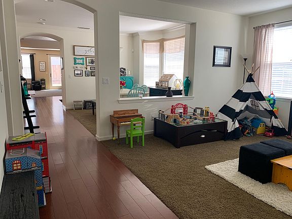 2nd image of 668 W Refinado Way