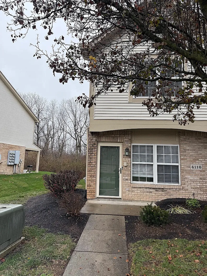 2 bed, 1184 sqft, $1,850 — Photo 1