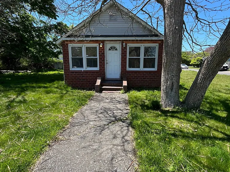 82 Cranberry Dr — Photo 1