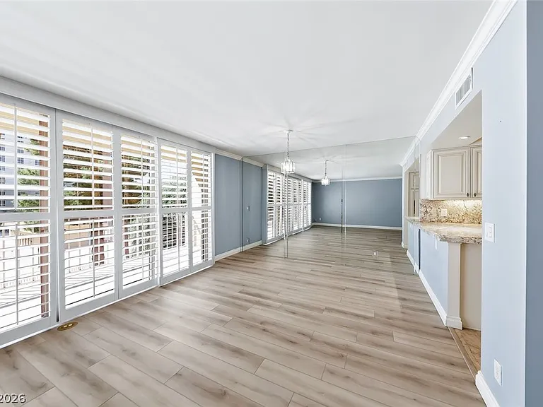 205 E Harmon Ave #405 — Photo 8