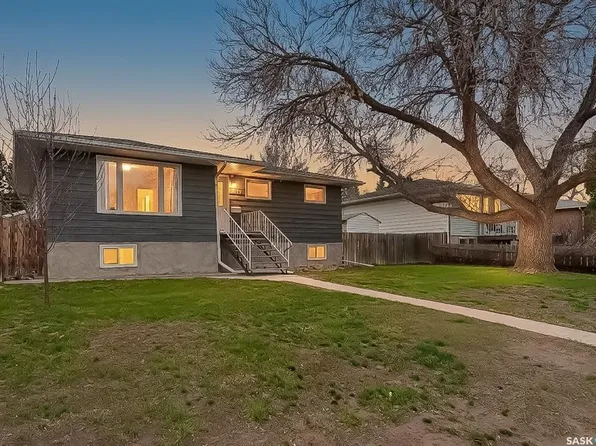 1154 Caribou STREET W, Moose Jaw, SK S6H 2B5