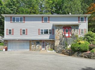49 Nanny Hagen Rd, Thornwood, NY 10594
