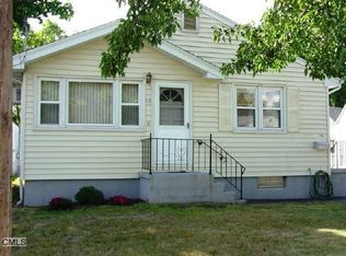 16 Peck Ln, West Haven, CT 06516
